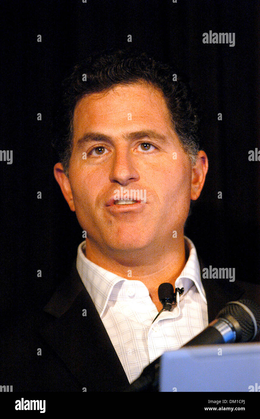 14. August 2002 - K45324AR. MICHAEL DELL, PRESSEKONFERENZ, DIE NEUESTEN COMPUTER UND FERNSEHEN VON DELL ZU ENTHÜLLEN. . THE RITZ-CARLTON NEW YORK CITY. .09-28-2005. ANDREA RENAULT / 2005. (Kredit-Bild: © Globe Photos/ZUMAPRESS.com) Stockfoto