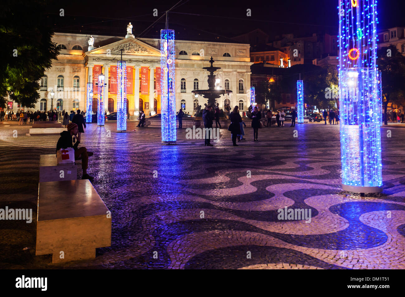 Weihnachtsbeleuchtung in der Praça Dom Pedro IV, Lissabon, Portugal, Europa Stockfoto