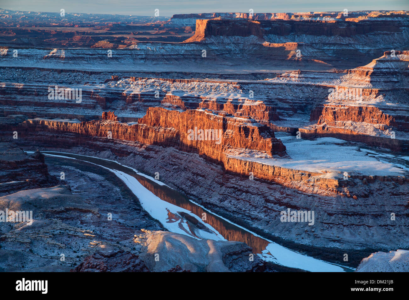 Das Colorado-Tal von Dead Horse Point an der Dämmerung, Utah, USA Stockfoto