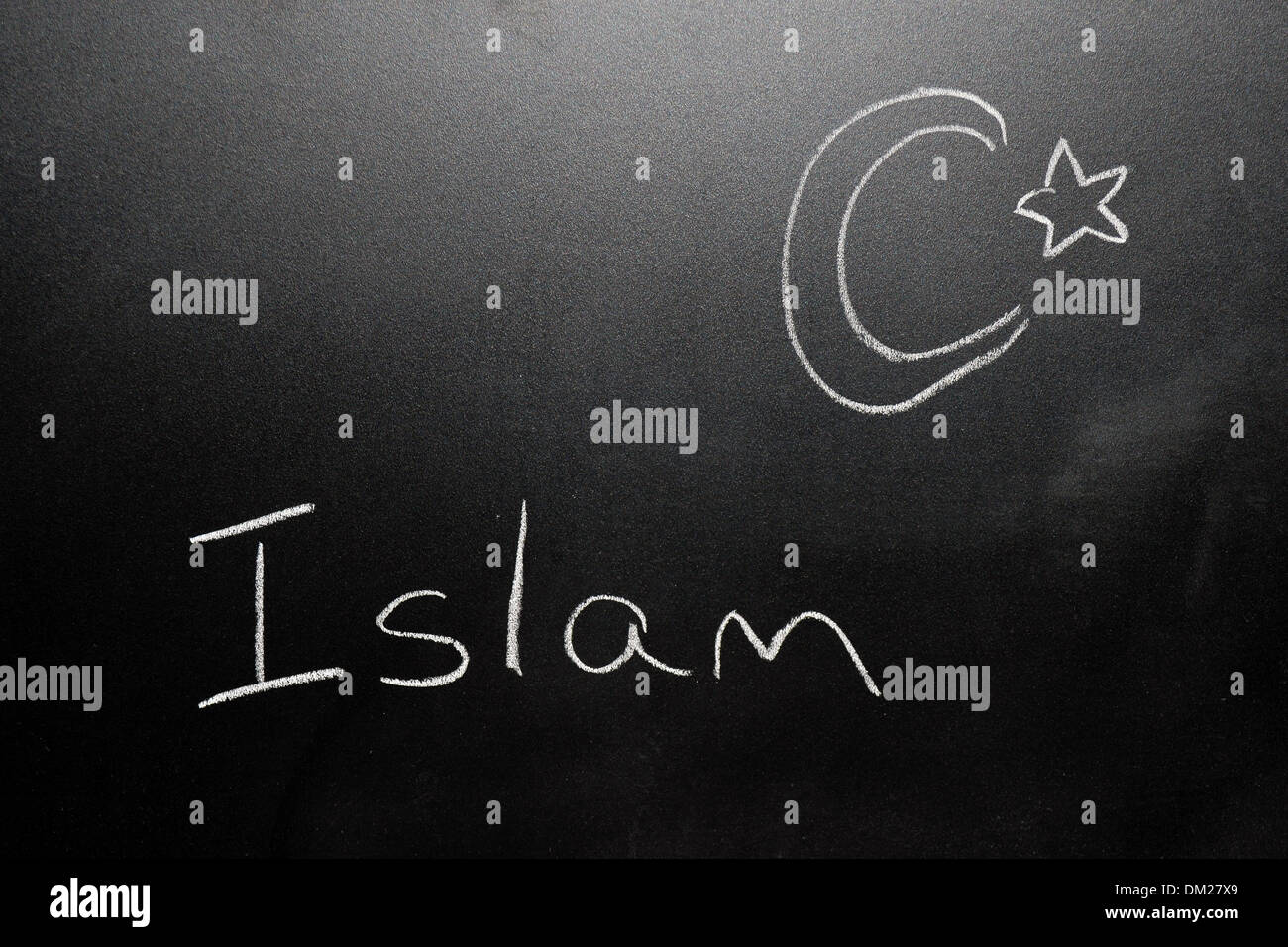 Nahaufnahme von einer Tafel mit dem Islam darauf mit Kreide geschrieben. Stockfoto