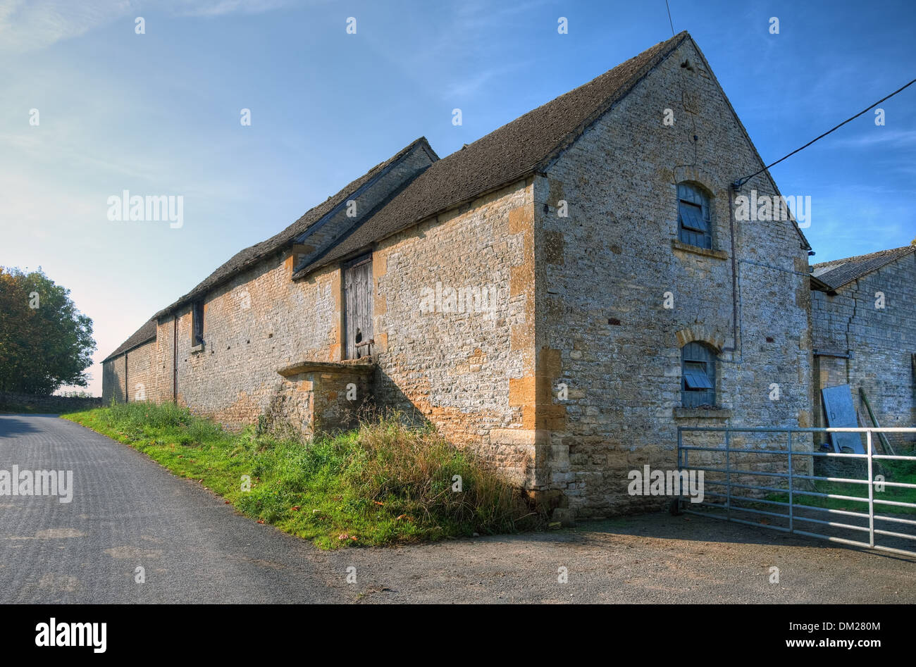 Cotswold Scheune im Dorf Condicote, Gloucestershire, England. Stockfoto