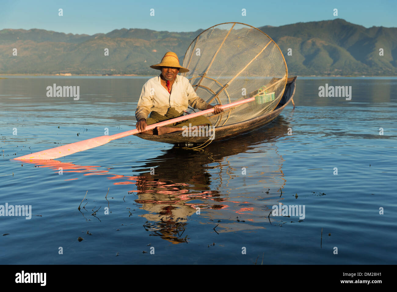 ein Fischer am Inle-See, Myanmar (Burma) Stockfoto