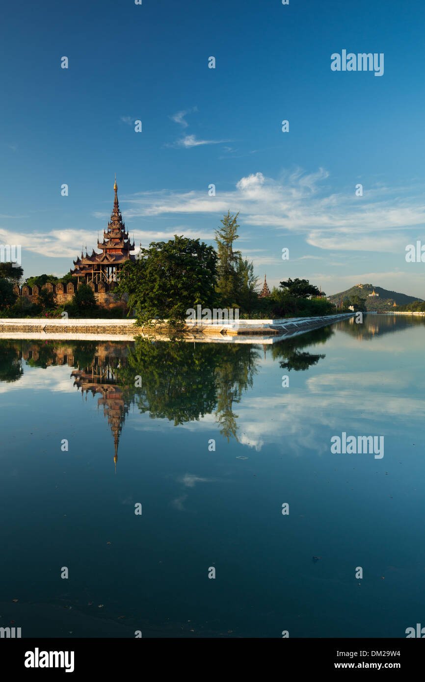 Die alte königliche Stadtmauer, Mandalay, Birma (Myanmar) Stockfoto