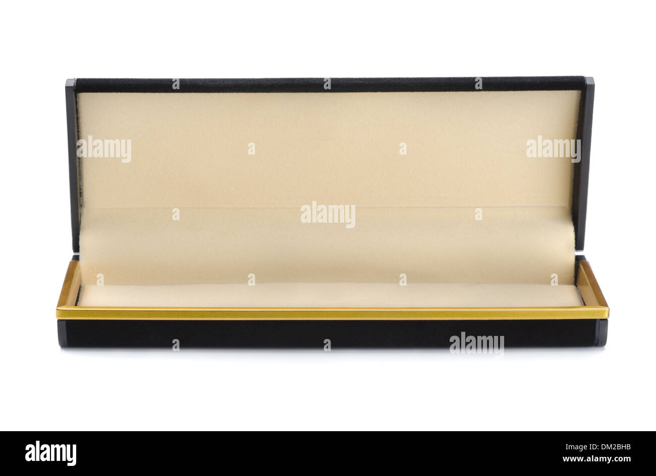 Offene leere schwarze Schmuckschatulle isoliert auf weiss Stockfoto