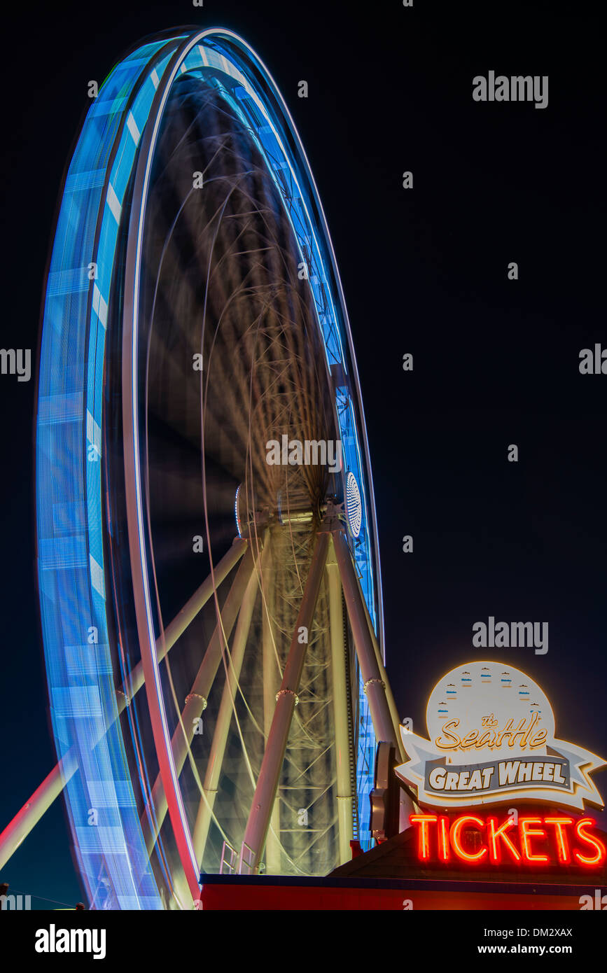 Riesenrad am Abend, Seattle, Washington, USA Stockfoto