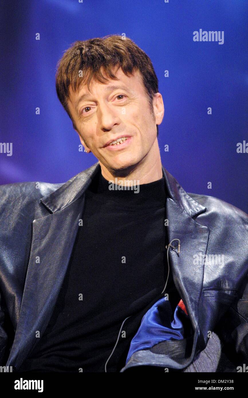 12. November 2002 - London, Großbritannien - Â © ELLIS O'BRIEN / LinkUK 11.12.02.'' EXKLUSIVE ''.'' FRANK SKINNER SHOW''-SHOW 10 - ITV. ROBIN GIBB. K27201 LINKUK / (Kredit-Bild: © Globe Photos/ZUMAPRESS.com) Stockfoto