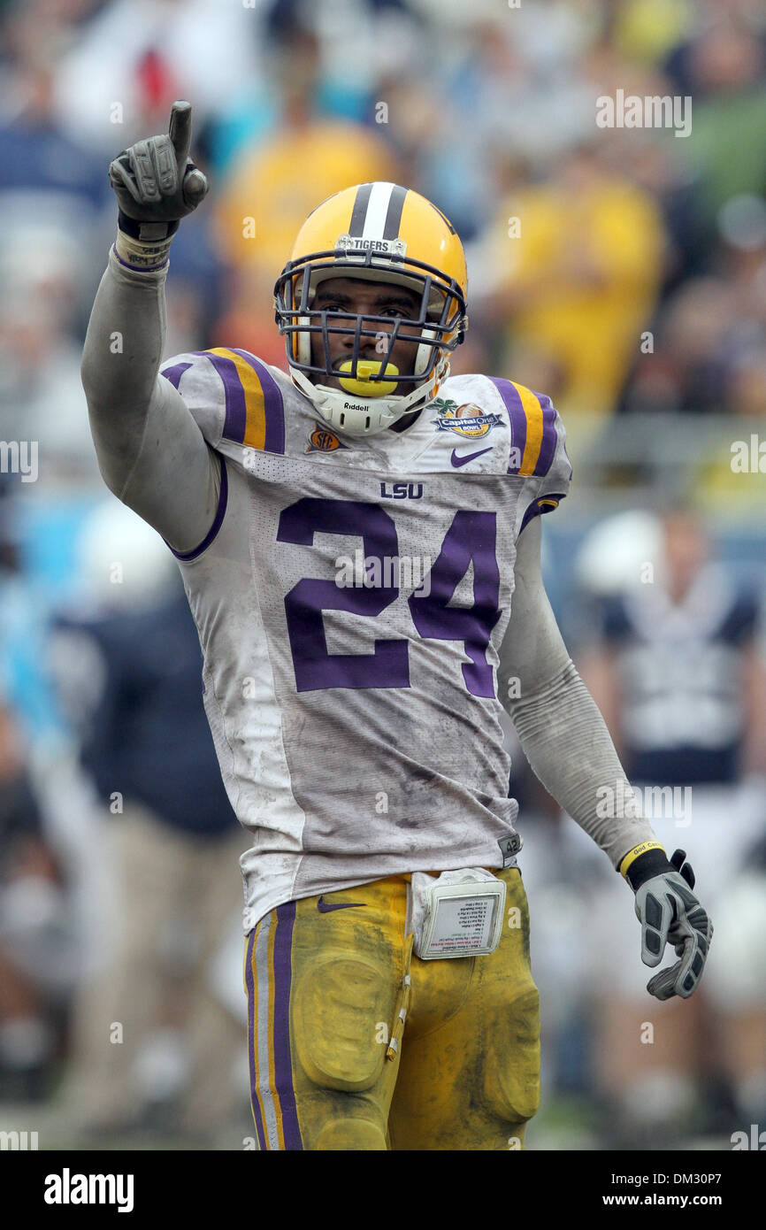 LSU Tigers Linebacker Harry Coleman (24) während der 2010 Capital One Bowl statt an der Florida Citrus Bowl in Orlando, Florida.  . Penn State besiegt LSU 19-17. (Kredit-Bild: © Don Montague/Southcreek Global/ZUMApress.com) Stockfoto