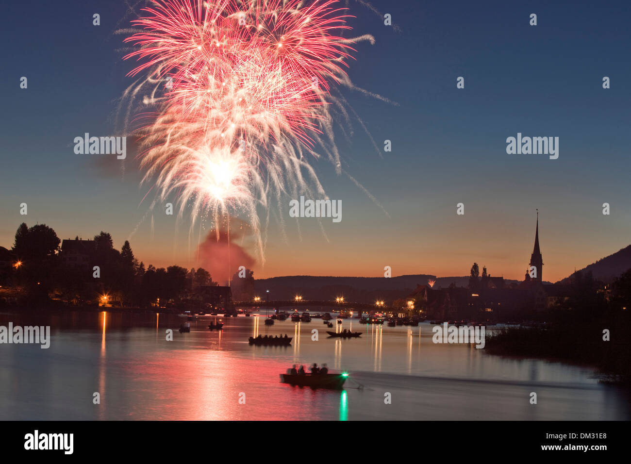 Schweiz Europa Feuer Nacht Dunkel Kanton Sh Schaffhausen 1 August Feuerwerk Am Stein Rhein Rhein Stockfotografie Alamy