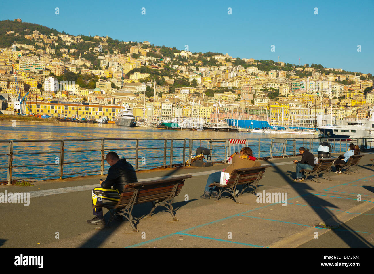 Molo Vecchio der alten Mole Porto Antico der alten Hafen Genua Ligurien Italien Europa Stockfoto