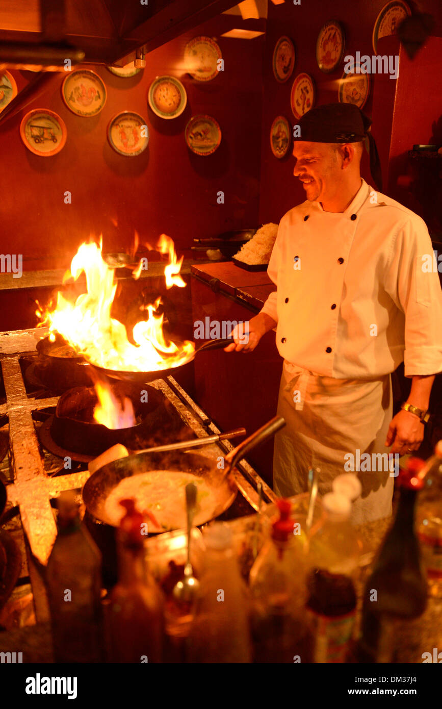 Südamerika, Brasilien, Buzios, Kochen, Feuer, Kochen, Koch, restaurant Stockfoto