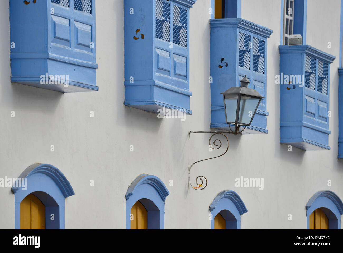 Südamerika, Brasilien, Paraty, Gebäude, Architektur, Kolonial, Balkon, Lampe, detail Stockfoto