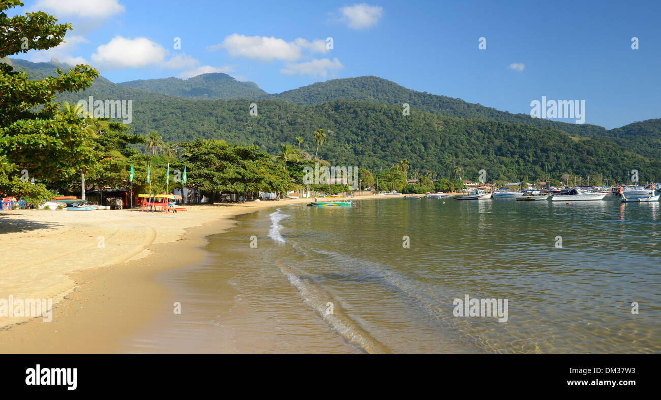 Südamerika, Brasilien Ilha Grande, Panorama, Strand, tropisch, Vila Do Abrao, Boote, Hafen, Bucht, Insel, Küste Stockfoto