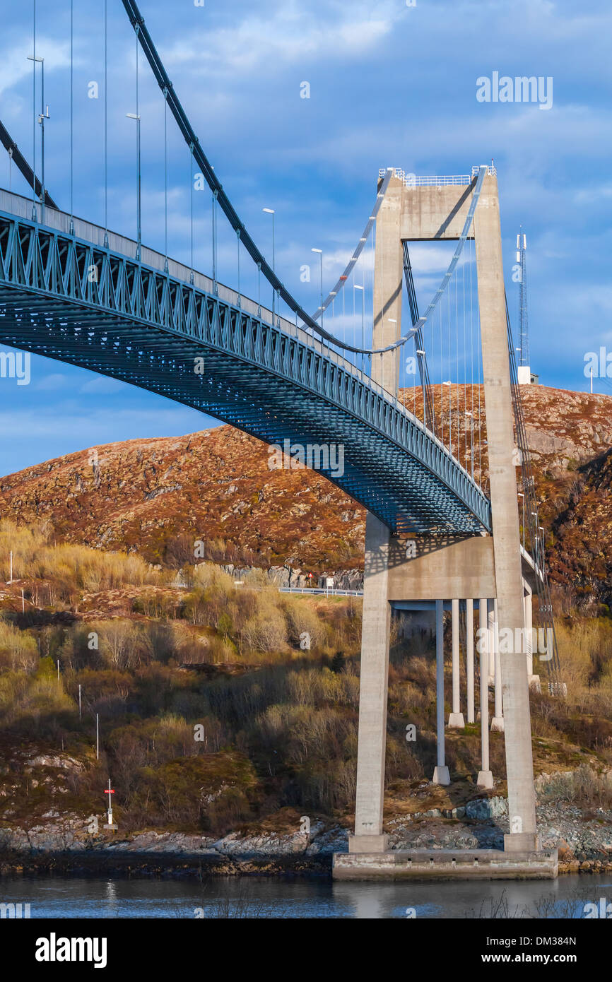 Automobil Schrägseilbrücke in Rorvik Stadt, Norwegen Stockfoto