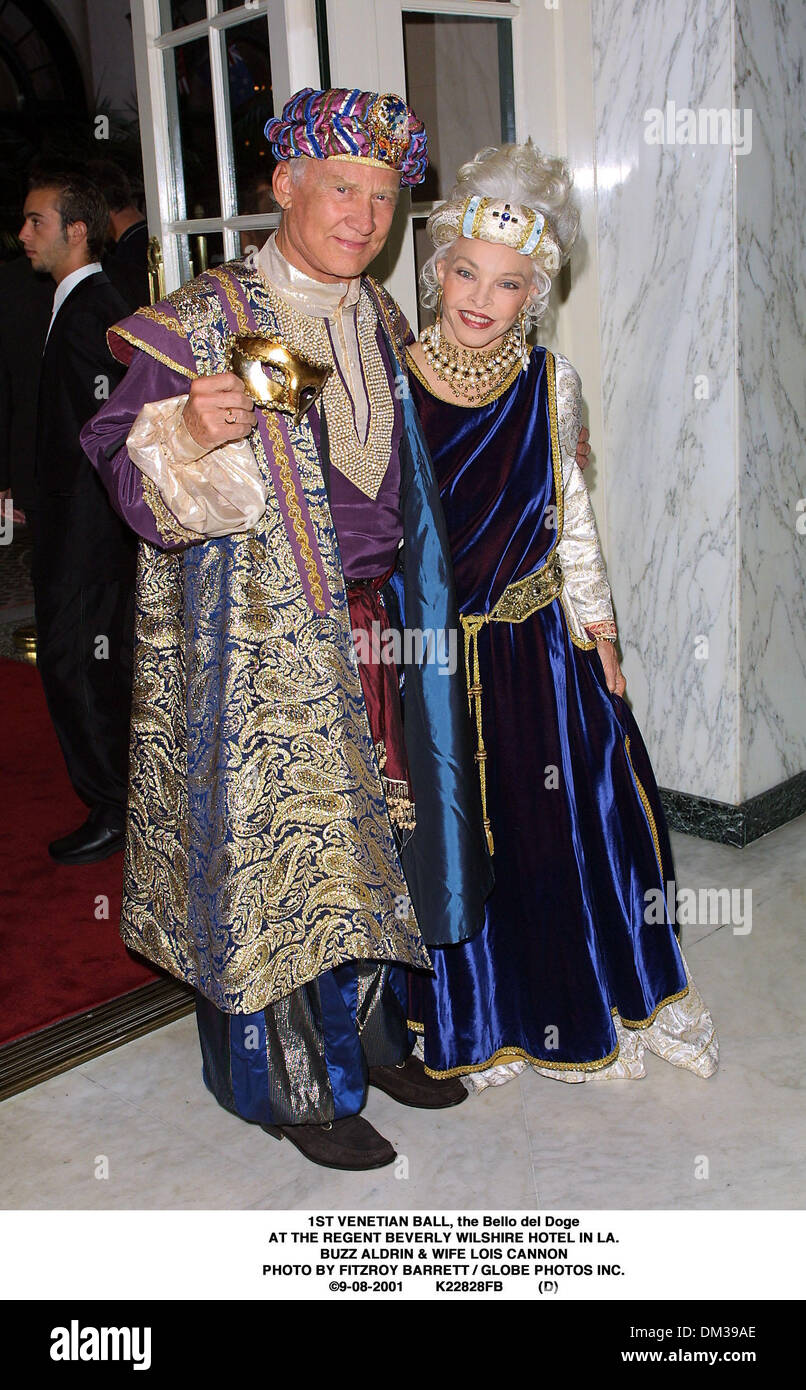 8. September 2001 - 1. venezianischen BALL Bello del Doge.AT REGENT BEVERLY WILSHIRE HOTEL IN La. BUZZ ALDRIN & FRAU LOIS KANONE. FITZROY BARRETT / 08.09.2001 K22828FB (D) (Kredit-Bild: © Globe Photos/ZUMAPRESS.com) Stockfoto