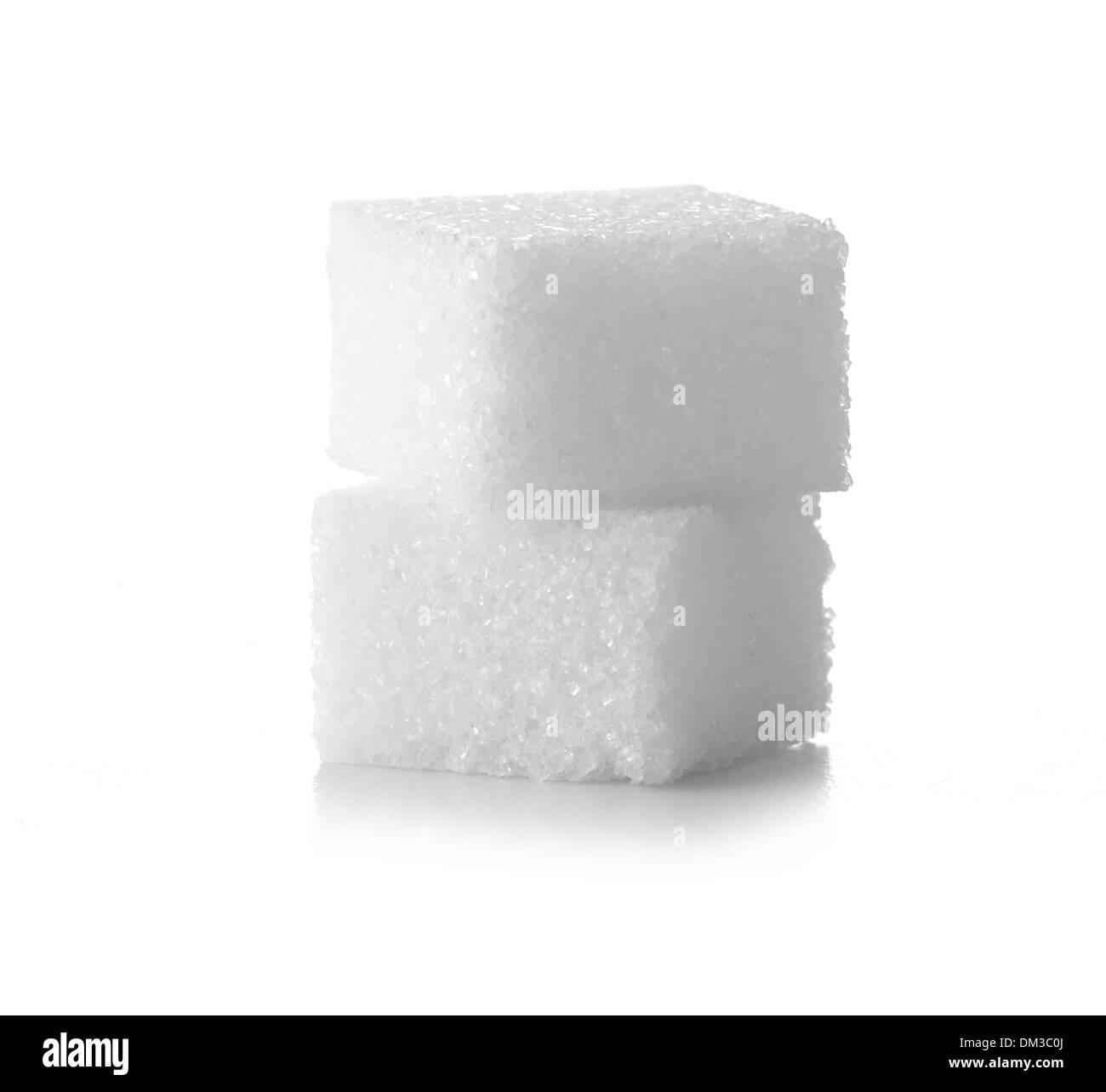 Zuckerwürfel auf weißem Hintergrund ausschneiden Stockfoto