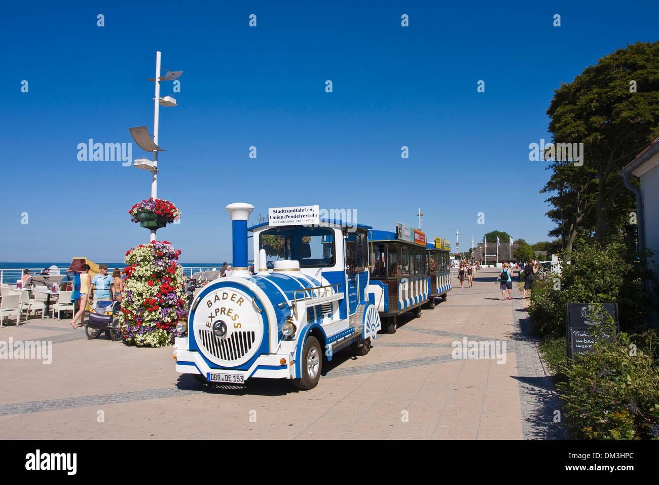 Bad-express-Zug, direkt am Meer, Promenade, Ostseebad Kühlungsborn, Mecklenburg-West Pomerania, Deutschland, Europa Stockfoto