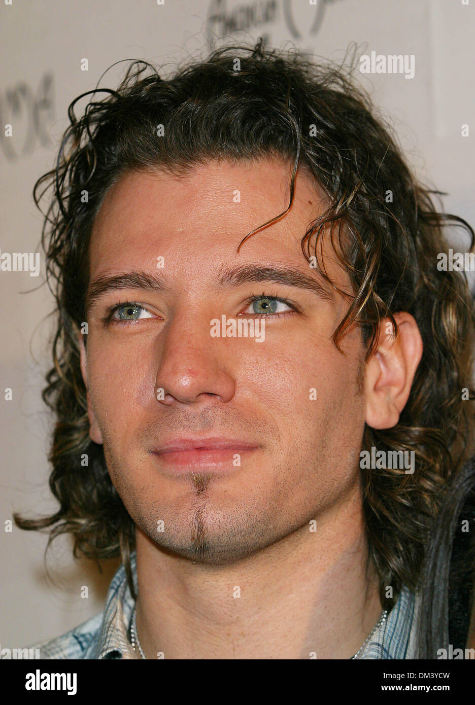 19. November 2002 - Beverly Hills, Kalifornien - JC CHASEZ-... 30. AMERICAN MUSIC AWARDS NOMINIERUNGEN - IM BEVERLY HILTON HOTEL IN BEVERLY HILLS, CA.-. FITZROY BARRETT / 19.11.2002 - K27215FB (D) (Kredit-Bild: © Globe Photos/ZUMAPRESS.com) Stockfoto