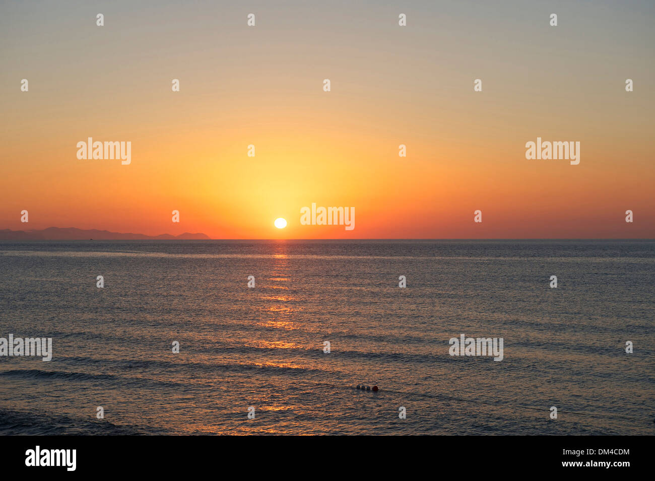 Sizilien-Italien-Süd-Italien-Europa Insel Strand Meer Küste Sonnenuntergang Sonnenuntergang Stimmung Abendstimmung stimmungsvollen Abend mediterrane Stockfoto