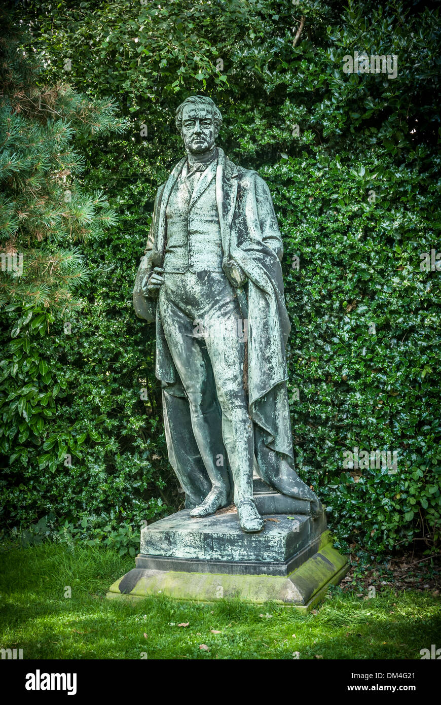 Statue von Sir Robert Peel nahe dem Eingang zum Gawsworth Old Hall, Cheshire, England Stockfoto