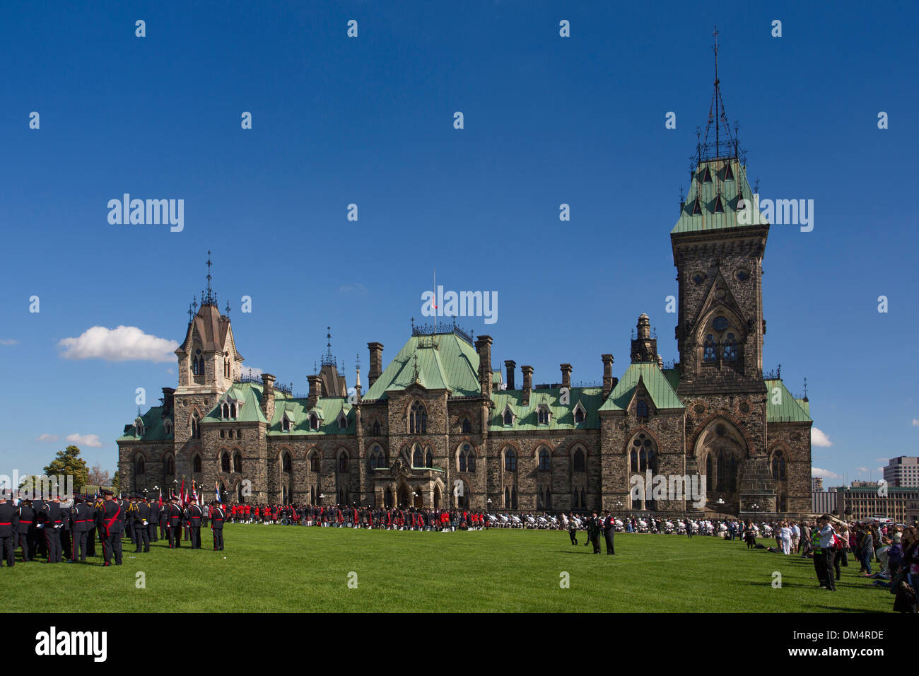 Kanada Nordamerika Ost Block Ottawa Parade Architektur Feier Hügel Parlament Skyline der Stadt touristische Reisen Stockfoto