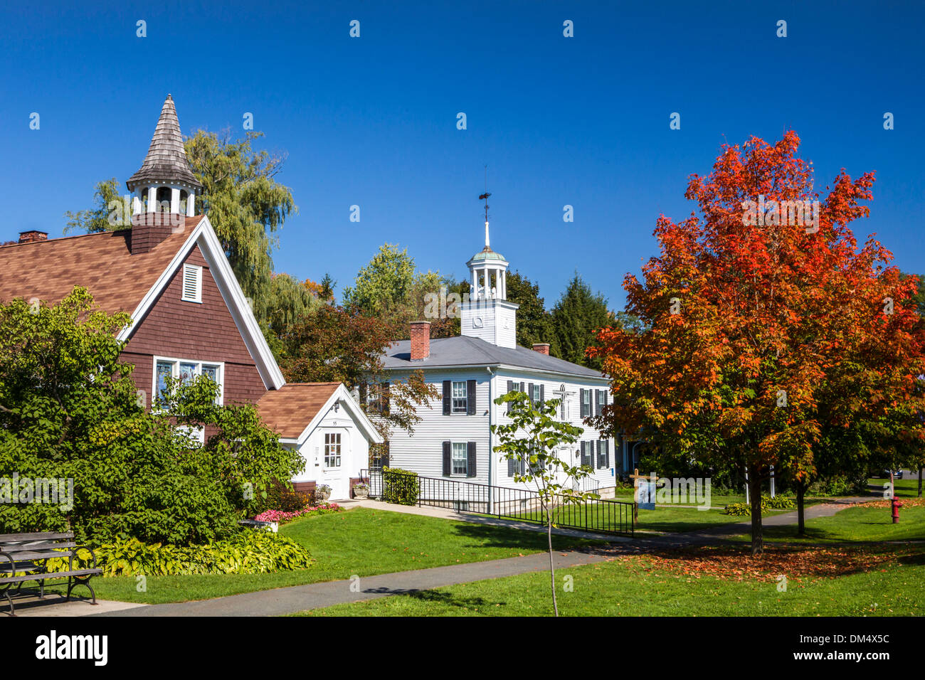 Herbst-Berkshire USA USA Amerika bunte Haus Massachusetts Natur New England roten Skyline touristische Reisen Holz Stockfoto