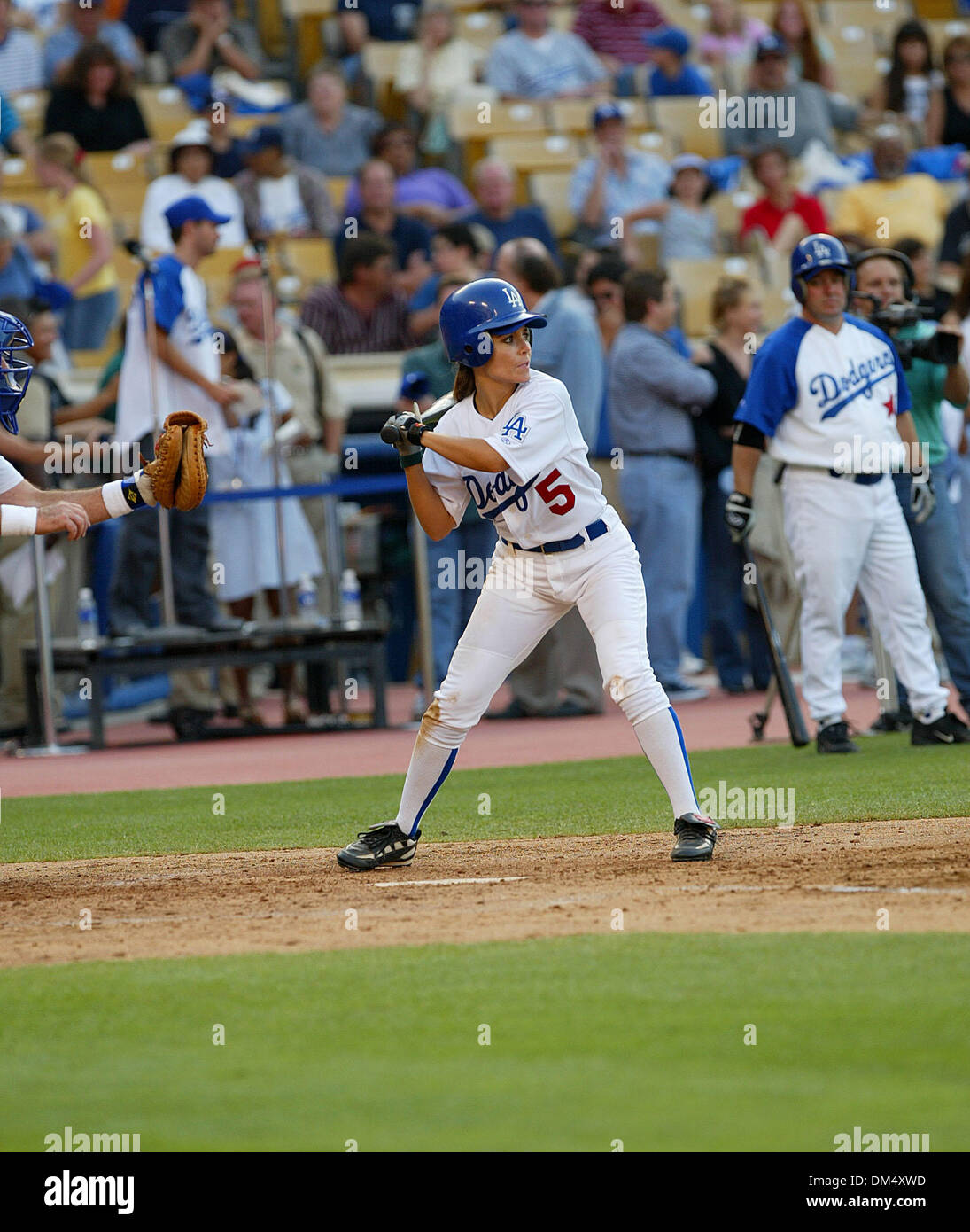 10. August 1902 - Los Angeles, Kalifornien - HOLLYWOOD Sterne Baseball-Spiel. IM DODGER STADIUM IN LOS ANGELES, KALIFORNIEN. MINDY BURBANO. FITZROY BARRETT / 10.08.2002 K25794FB (D) (Kredit-Bild: © Globe Photos/ZUMAPRESS.com) Stockfoto