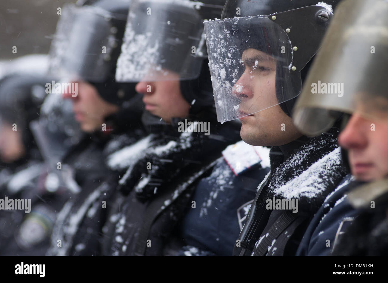 Kiew, Ukraine. 11. Dezember 2013. Miliz "Berkut" verteidigen den Präsidentenpalast Komplex am 11. Dezember 2013 in Kiew, Ukraine. Bildnachweis: Jonatha Borzicchi Redaktion/Alamy Live-Nachrichten Stockfoto