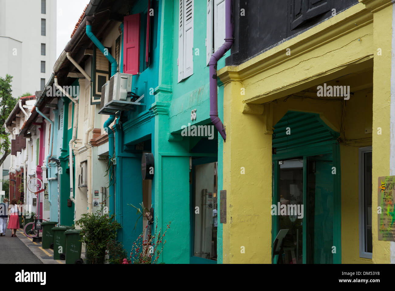 Detail der bunten Schaufenster in Haji Lane, Singapur. Stockfoto