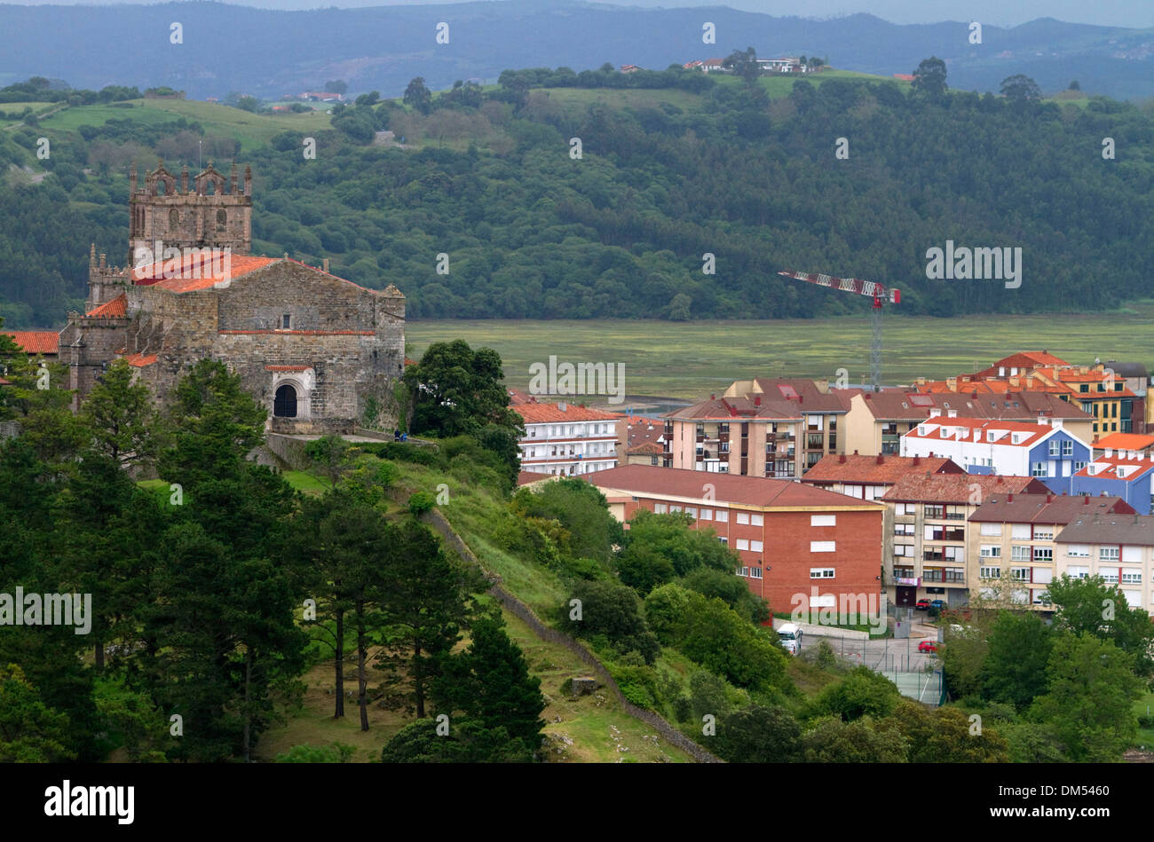 Kirche Santa Maria de Los Angeles, San Vicente de al Barquera, Kantabrien, Spanien. Stockfoto