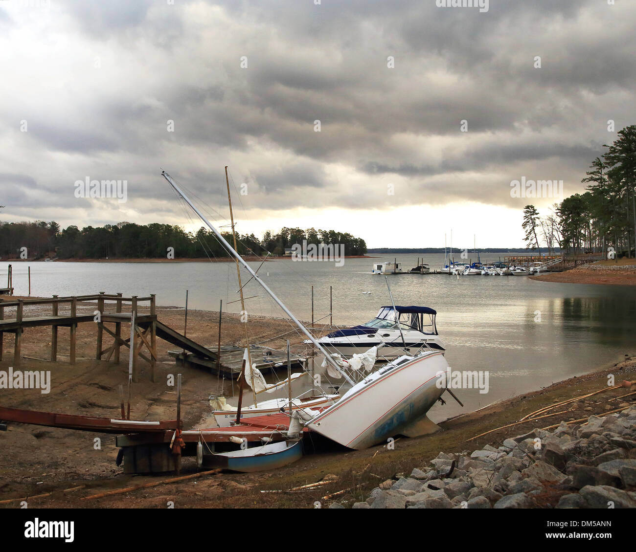 USA Wetter-Gewitterwolken über LAKE MURRAY in der Nähe von COLUMBIA, South Carolina 11. Dezember 2013 © Catherine Brown Stockfoto