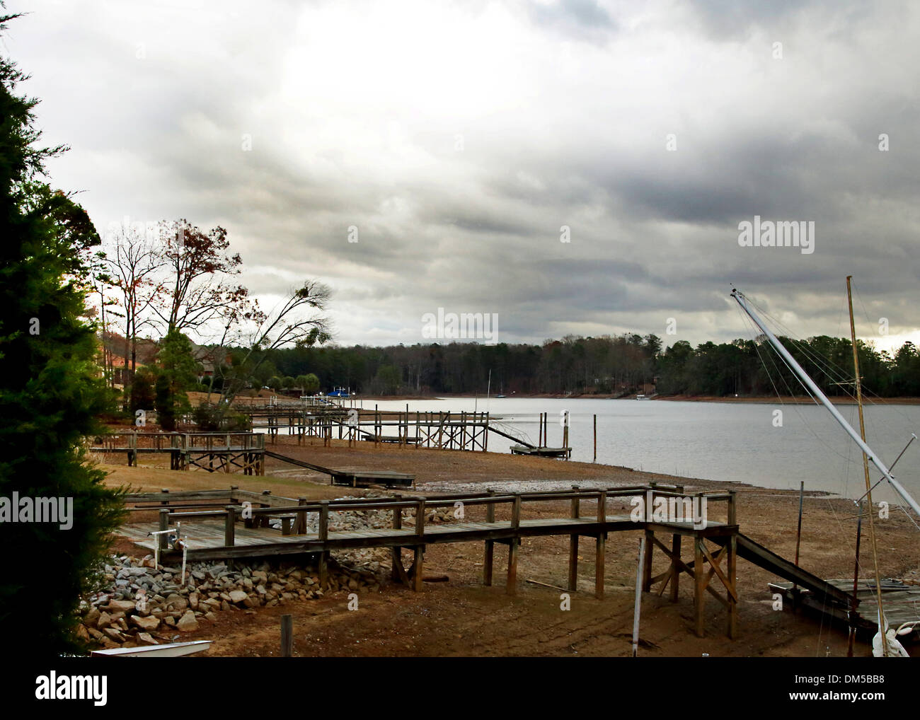 USA Wetter-Gewitterwolken über LAKE MURRAY in der Nähe von COLUMBIA, South Carolina 11. Dezember 2013 © Catherine Brown Stockfoto