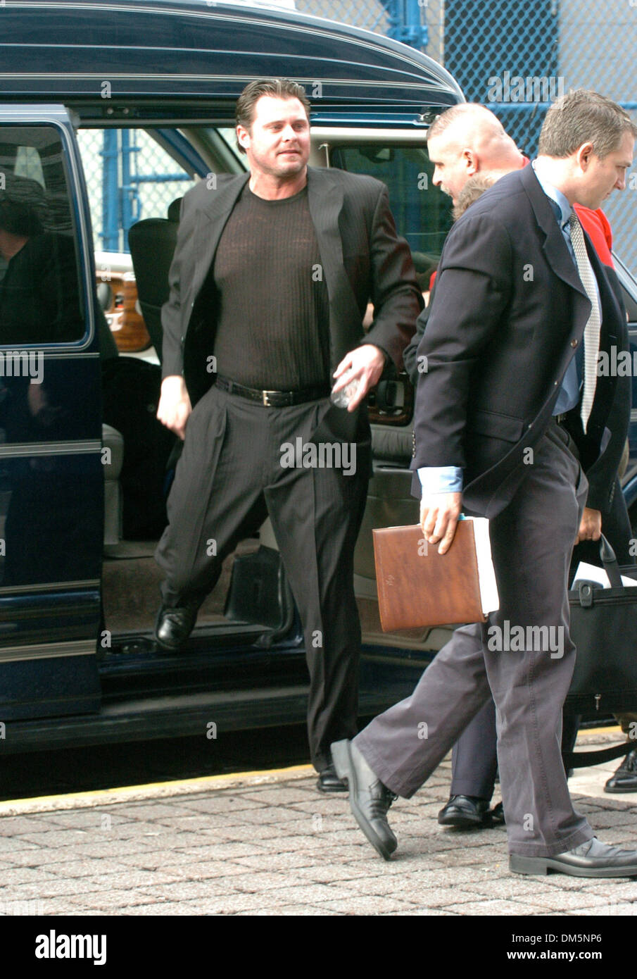 10. Februar 2005; Bronx, New York, USA; JASON GIAMBI kommt zum Yankee Stadium. NY Yankees abhalten eine Pressekonferenz über Jason Giambi. Stockfoto