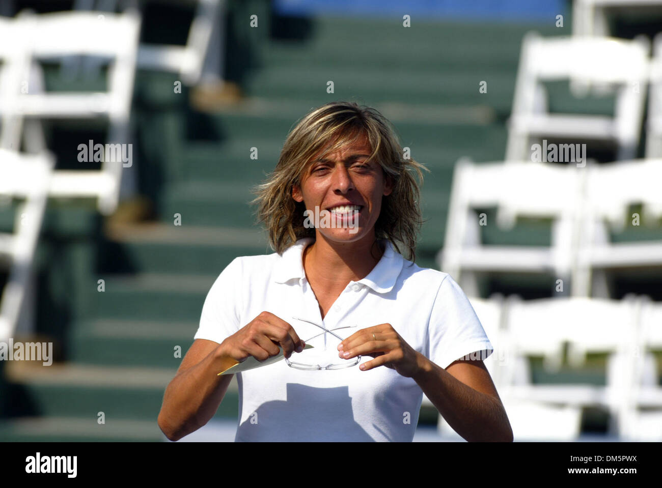 4. August 2005 - Carlsbad, Kalifornien, USA - FRANCESCA SCHIAVONE aus Italien, in der Tennis-Turnier, ein US-Serie im La Costa Resort and Spa öffnen (Credit-Bild: © Luciano Borsari/ZUMApress.com) Stockfoto