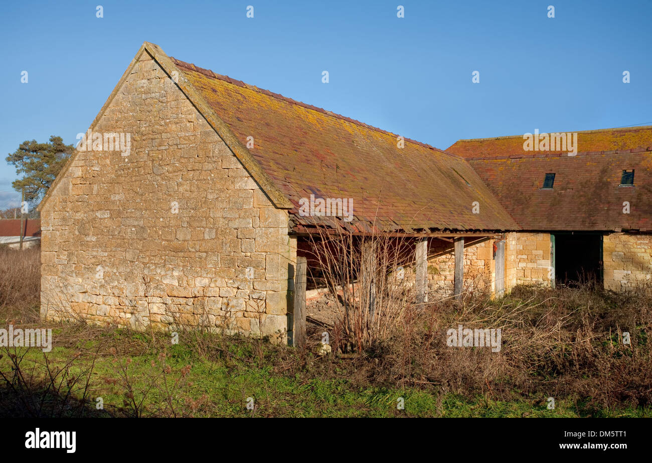 Alten ruiniert Shelter Schuppen, Gloucestershire, England. Stockfoto