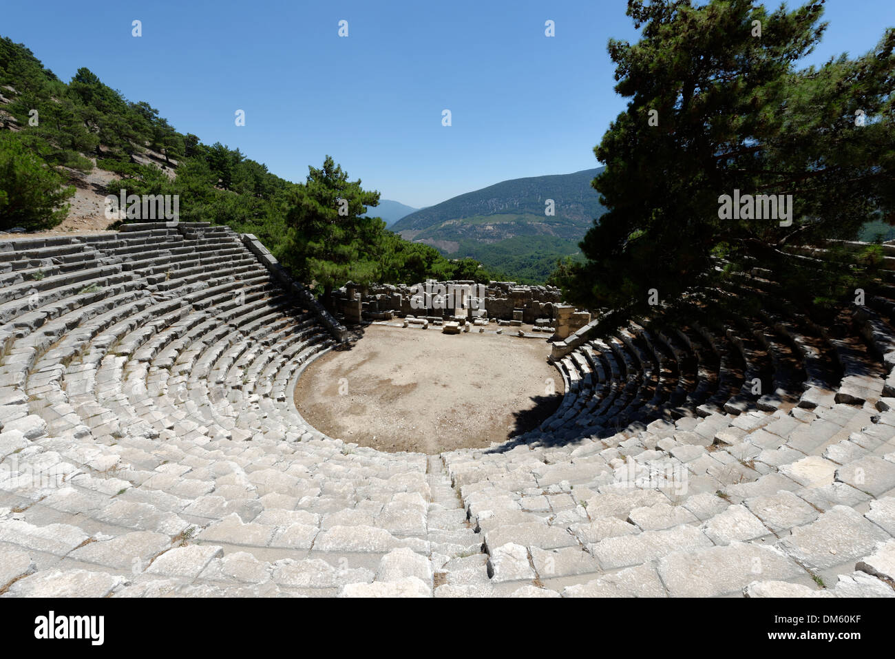 Die griechischen Stil antike hellenistisches Theater an der lykischen Stadt Arykanda, in der Antalya Provinz in der südlichen Türkei. Stockfoto