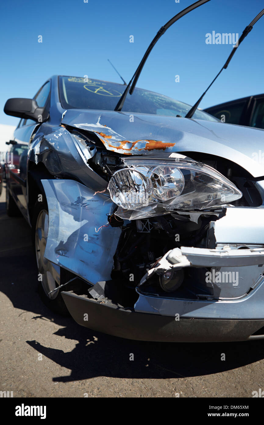 Loss Adjuster Inspektion Auto Unfall beteiligt Stockfoto