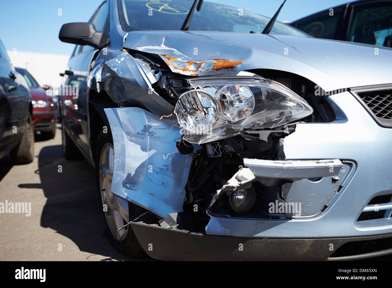 Loss Adjuster Inspektion Auto Unfall beteiligt Stockfoto