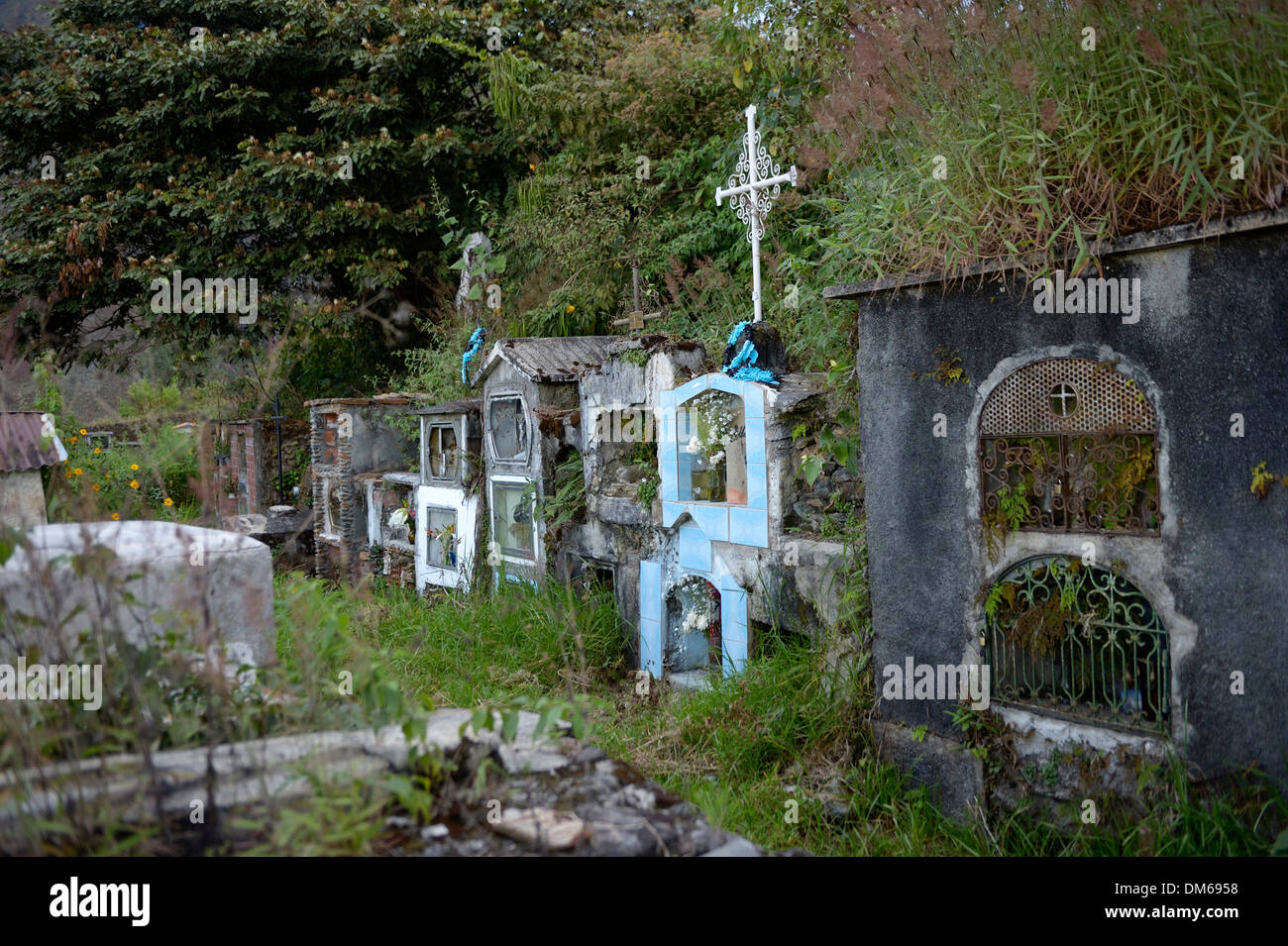 Verfallenen Friedhof, Carmen Pampa, Yungas, Abteilung von La Paz, Bolivien Stockfoto