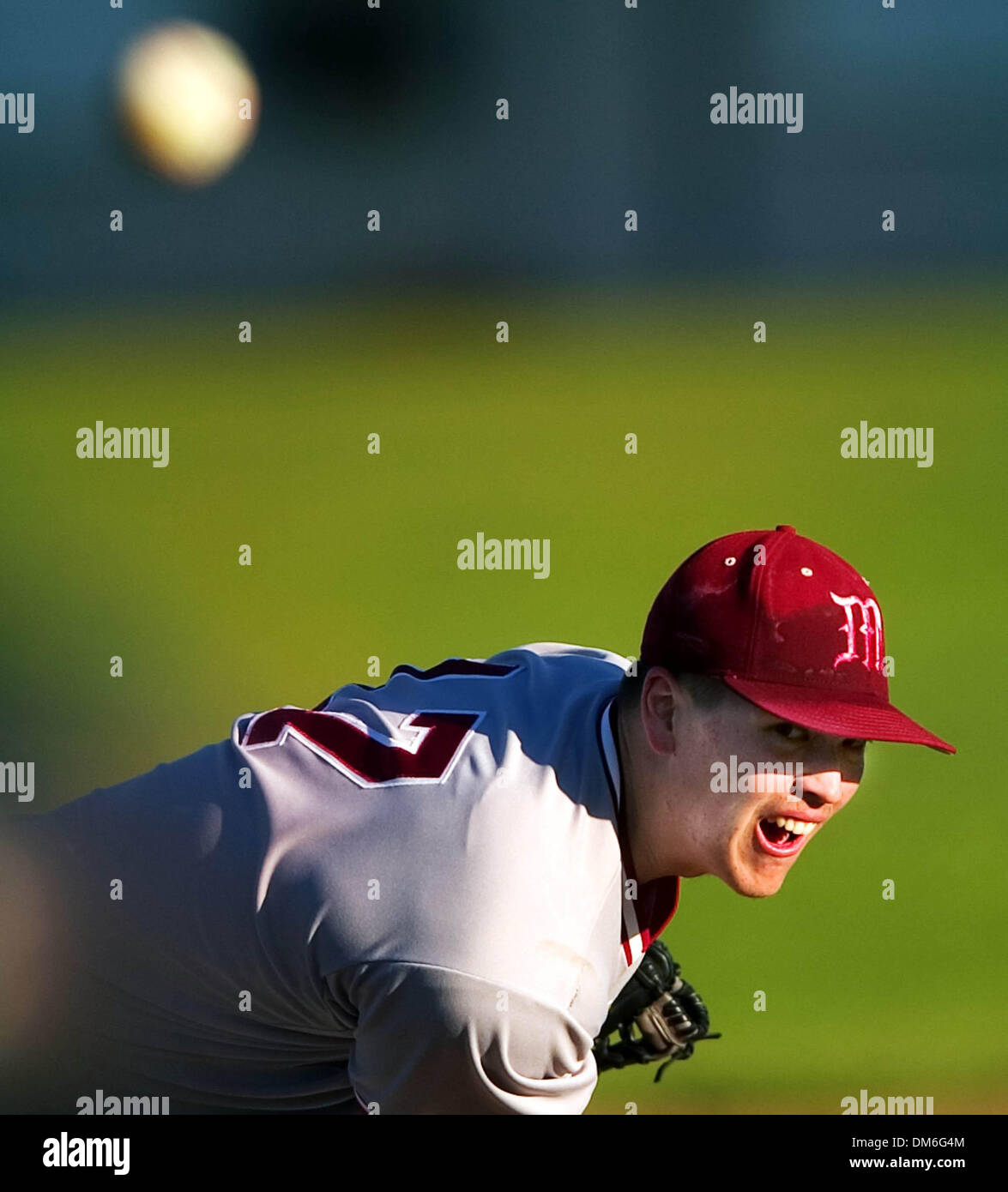 30. März 2005; Sacramento, Kalifornien, USA; McClatchy High School Krug VANCE WORLEY liefert einen Stellplatz in einem Metro Ligaspiel mit Johnson an Hiram Johnson High School in Sacramento Mittwoch, 30. März 2005. Stockfoto