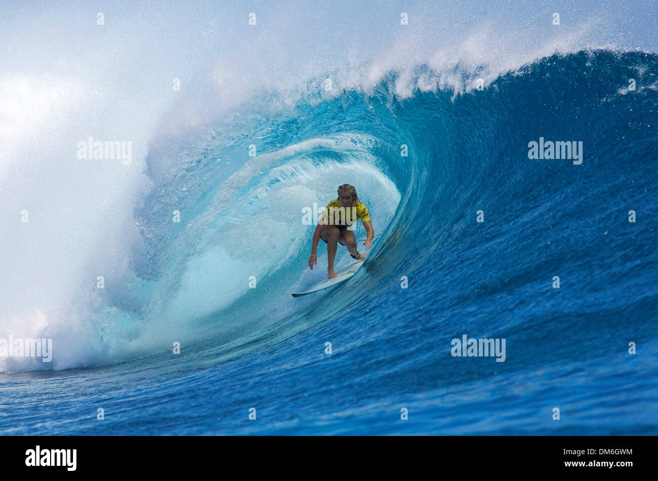 21. April 2005; Tavarua Island, Fidschi; CHELSEA GEORGESON (Tweed Heads, NSW, Aus) Fünfter gleich im Roxy Pro bei Cloudbreak, Fidschi-Inseln heute. Chelsea war ein Standout in den hohlen Wellen bei Cloudbreak aber verlor gegen und ebenso informieren Rochelle Ballard (Haw) im Viertelfinale. Die ASP weltweit die Nummer drei versenkten US$ 3 000 Preisgeld. Das Roxy Pro ist die dritte Weltmeisterschaft Stockfoto