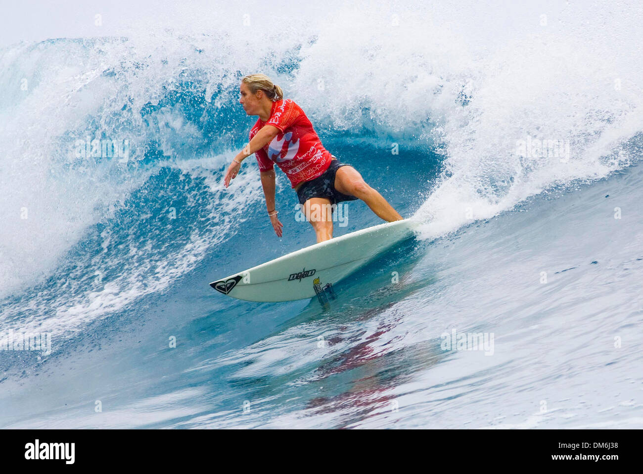 9. Mai 2005; Teahupoo, TAHITI; CHELSEA GEORGESON (Gold Coast, Aus) schied im Viertelfinale und Billabong Pro Titelverteidiger und Weltmeister Sofia Mulanovich (Peru) im Halbfinale bei der Billabong Pro Tahiti Rochelle Ballard (Haw). Georgeson fortgeschritten bis ins Finale, die voraussichtlich später gesurft werden. Derzeit ist die Veranstaltung zu halten, mit nur 2 Läufen re Stockfoto