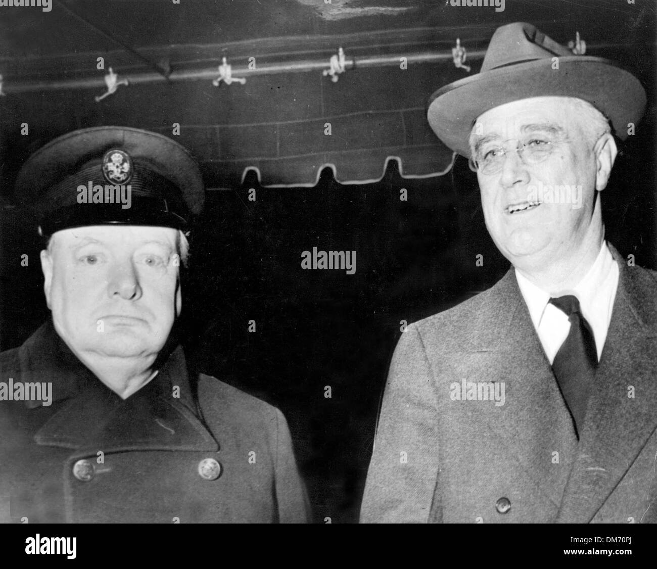 22. Dezember 1941 - WINSTON CHURCHILL und Präsident FRANKLIN D. ROOSEVELT 12/22/1941.Â© HARRIS & EWING NEWS / (Kredit-Bild: © Globe Photos/ZUMAPRESS.com) Stockfoto