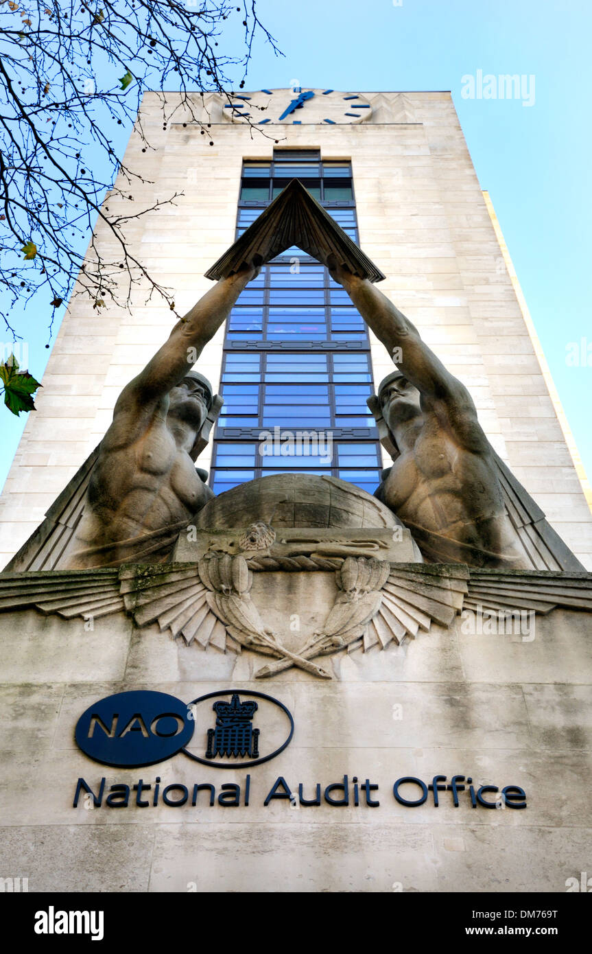 London, England, Vereinigtes Königreich. National Audit Office (NAO), Buckingham Palace Road. Skulptur "Speed Flügel auf der ganzen Welt" Eric Broadbent Stockfoto