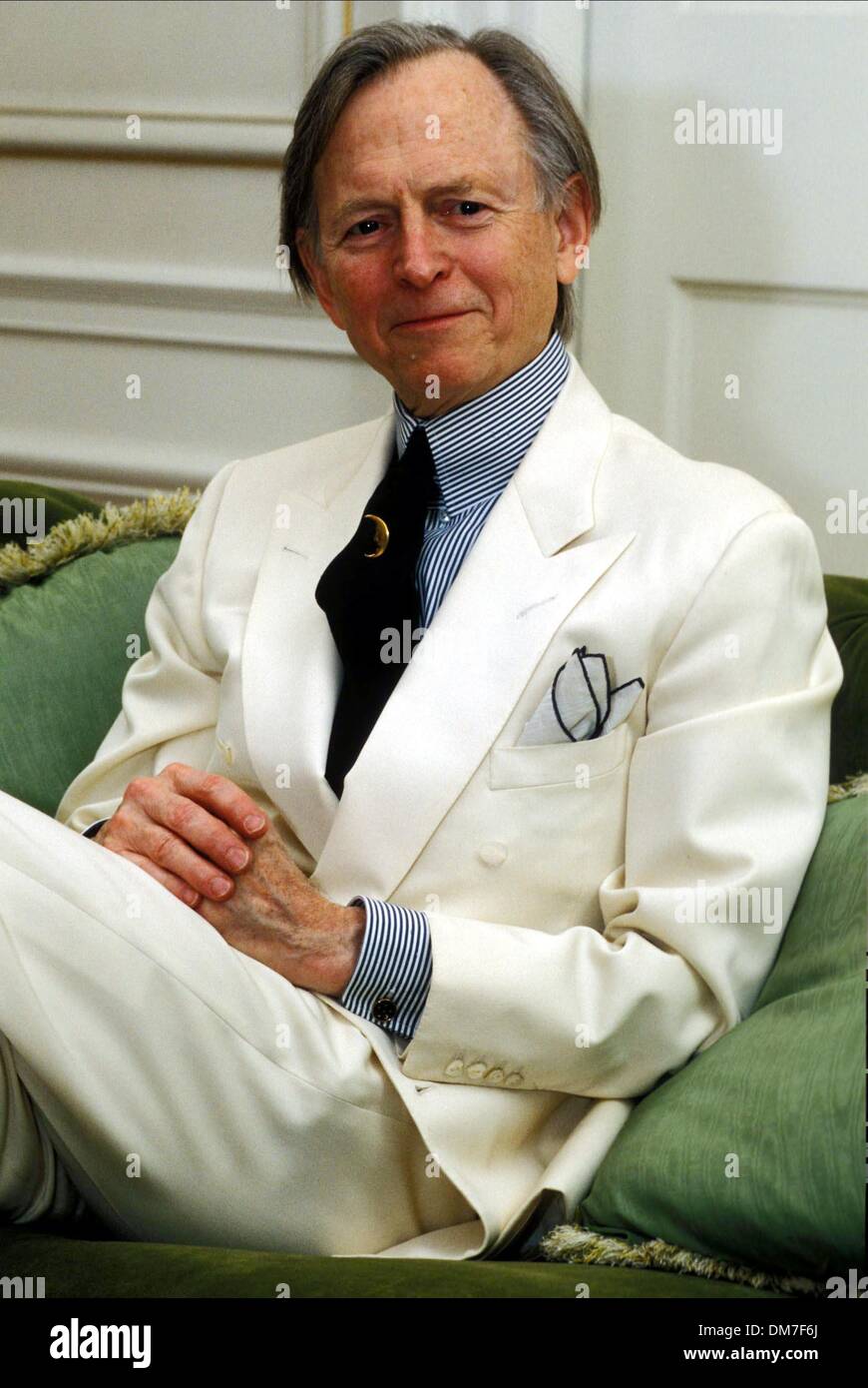 17. April 1996 - Autor TOM WOLFE spricht an der BROWN UNIVERSITY über seine bevorstehende Buch 4-17-1996.Â© JESSE NEMEROFSKY / (Kredit-Bild: © Globe Photos/ZUMAPRESS.com) Stockfoto