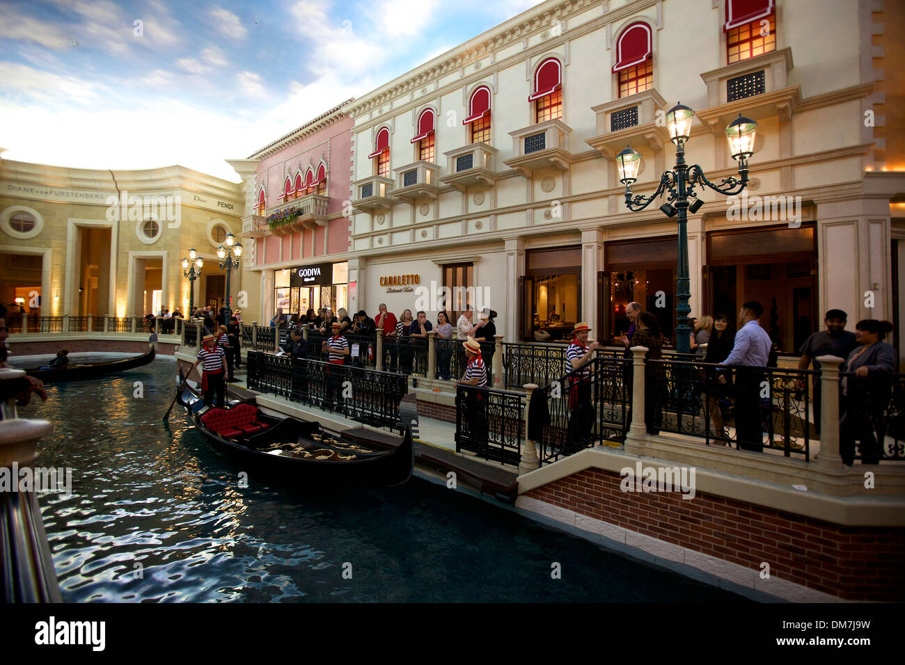 Leute und Touristen in The Venetian Hotel und Resort, Las Vegas, Nevada, NV, Vereinigte Staaten von Amerika, USA, Vereinigte Staaten Stockfoto