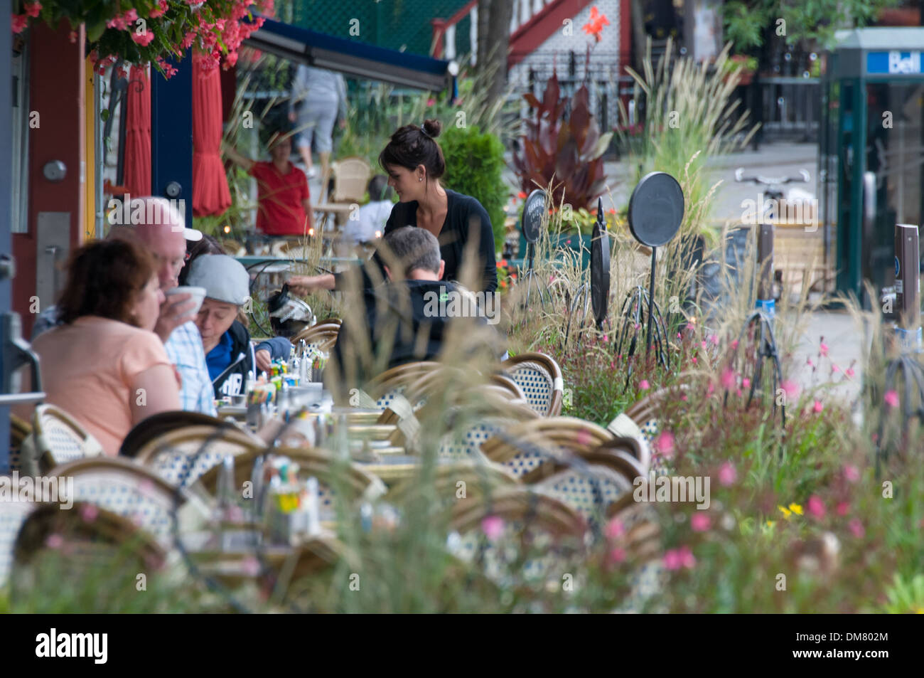 Die Terrasse des Cochon Dingue Restaurants am Boulevard Champlain in der Altstadt von Quebec Stadt Kanada Stockfoto