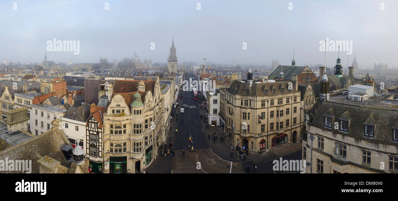 Der Panoramablick von der Spitze der Carfax Tower im Stadtzentrum von Oxford Stockfoto