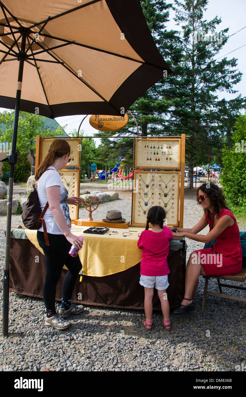 Sommermarkt im Val David Laurentians Quebec Stockfoto