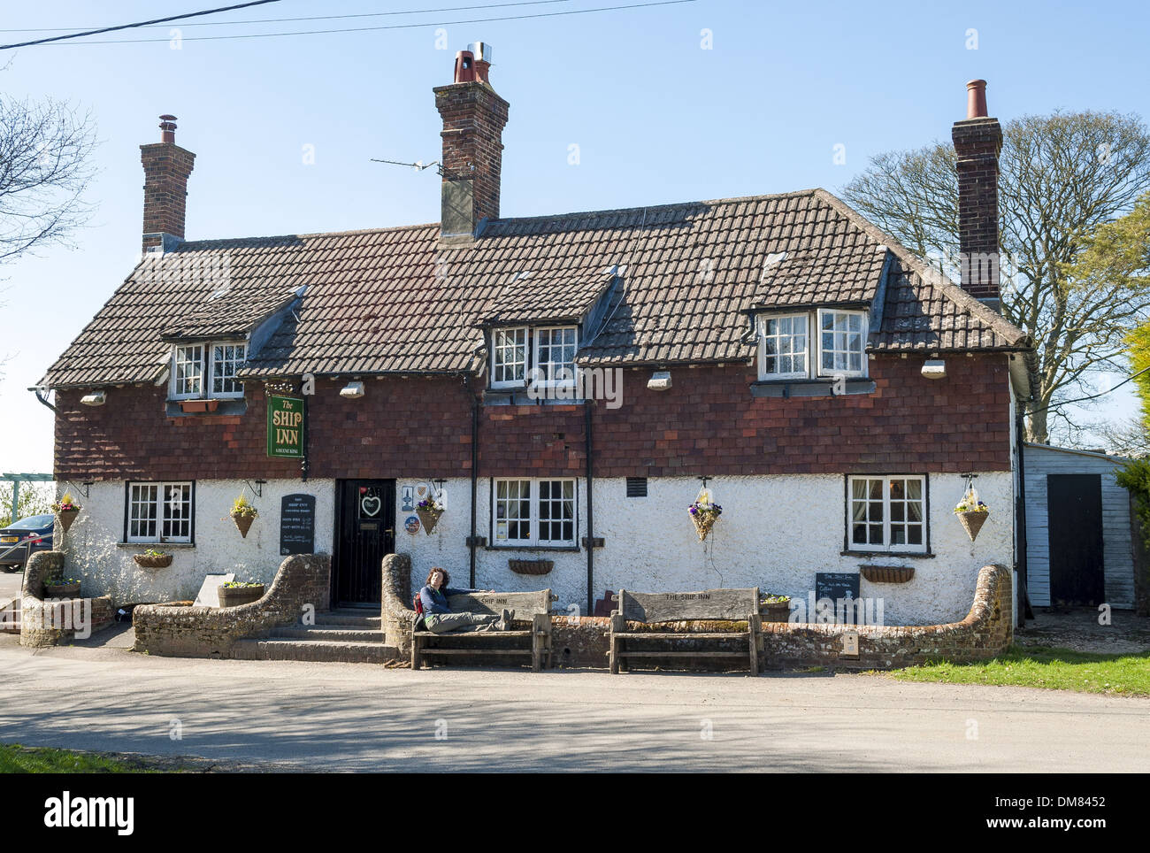 Das Ship Inn-Country-Pub im Dorf Owslebury in Hampshire, England, UK Stockfoto