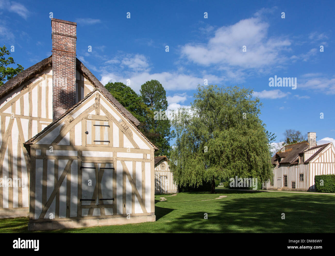 ANGLOCHINESISCHE GARTEN ANGELEGT, UM DAS DORF, GEBAUT IM JAHRE 1774